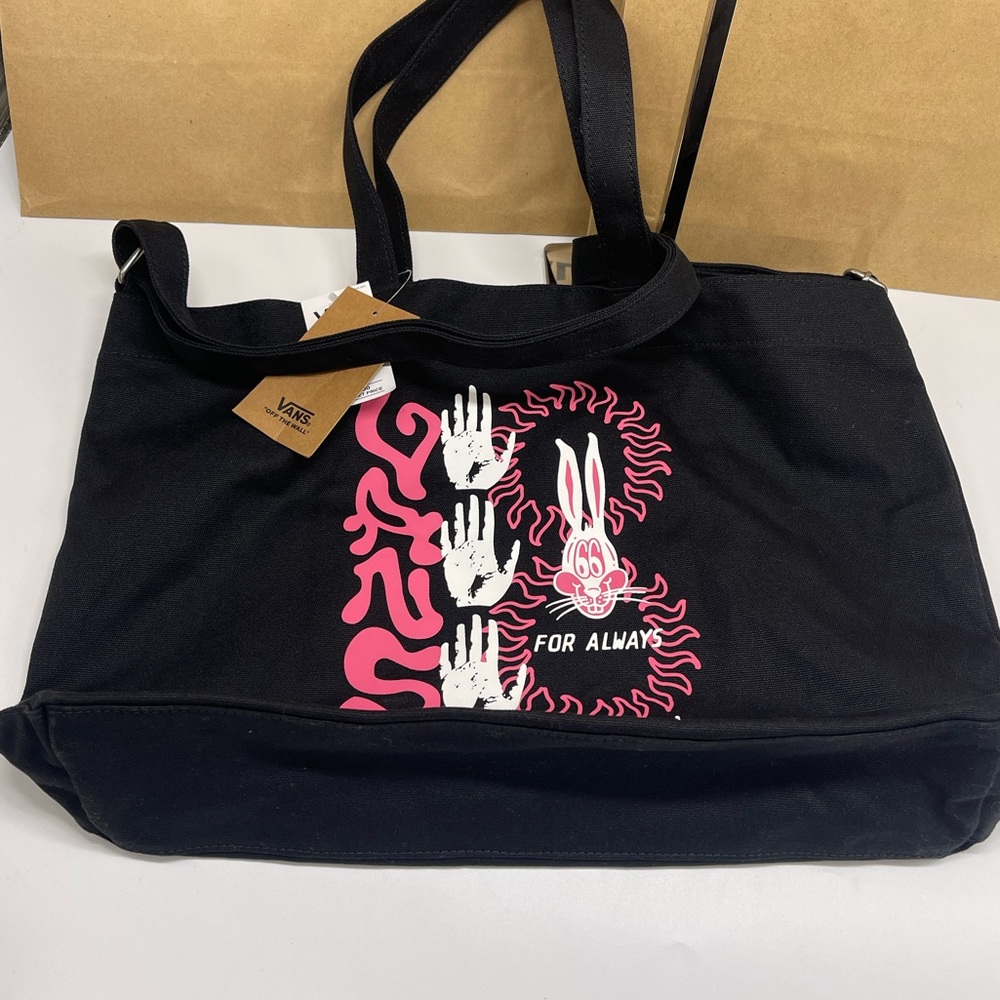 Vans Campus Tote Bag Black/Pink Snap closure With Inside Pocket VN000HE9BLK
NWT - Picture 6 of 16